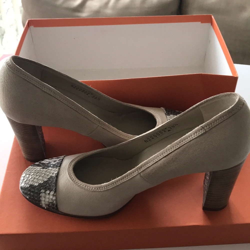 AGL pumps size 8 (38 1/2)